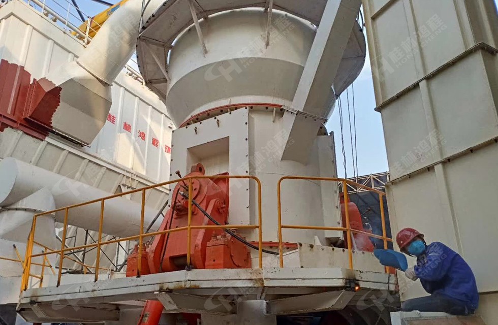 30萬噸高爐渣立磨，HLM1700爐渣立磨機(jī)