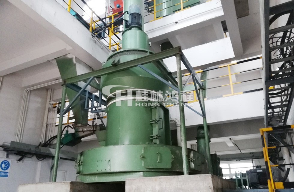 5R4121打礦石粉機(jī)器多少錢(qián)一臺(tái) 雷蒙磨粉機(jī)多少錢(qián)一臺(tái)？幾萬(wàn)到幾十萬(wàn)不等
