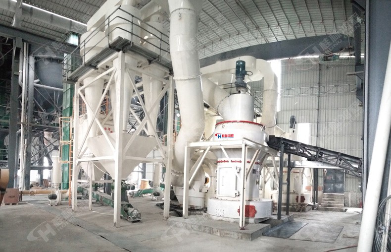 　湖北某廠采購了桂林鴻程的高鈣石粉機(jī)器，60-900目粉日產(chǎn)量500噸以上
